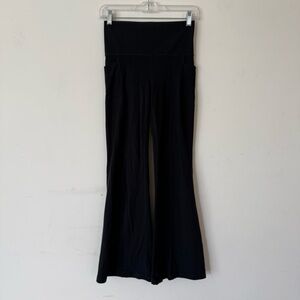 Athleta Black High-Rise Salutation Stash Flare Pant Leggings - Small